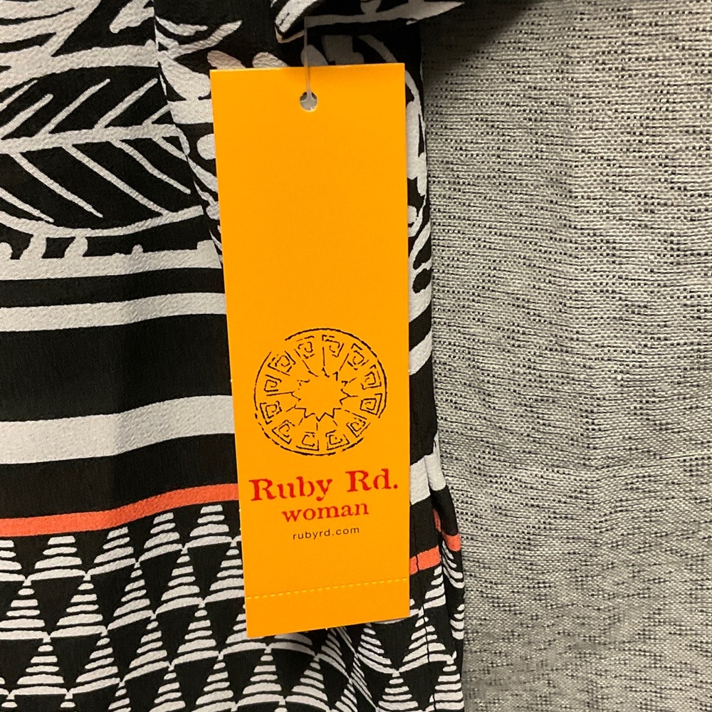 Ruby Rd. Black and White Leaf Pattern Blouse with… - image 2